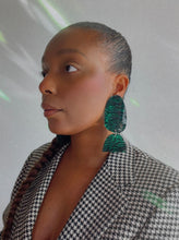 Load image into Gallery viewer, Les
